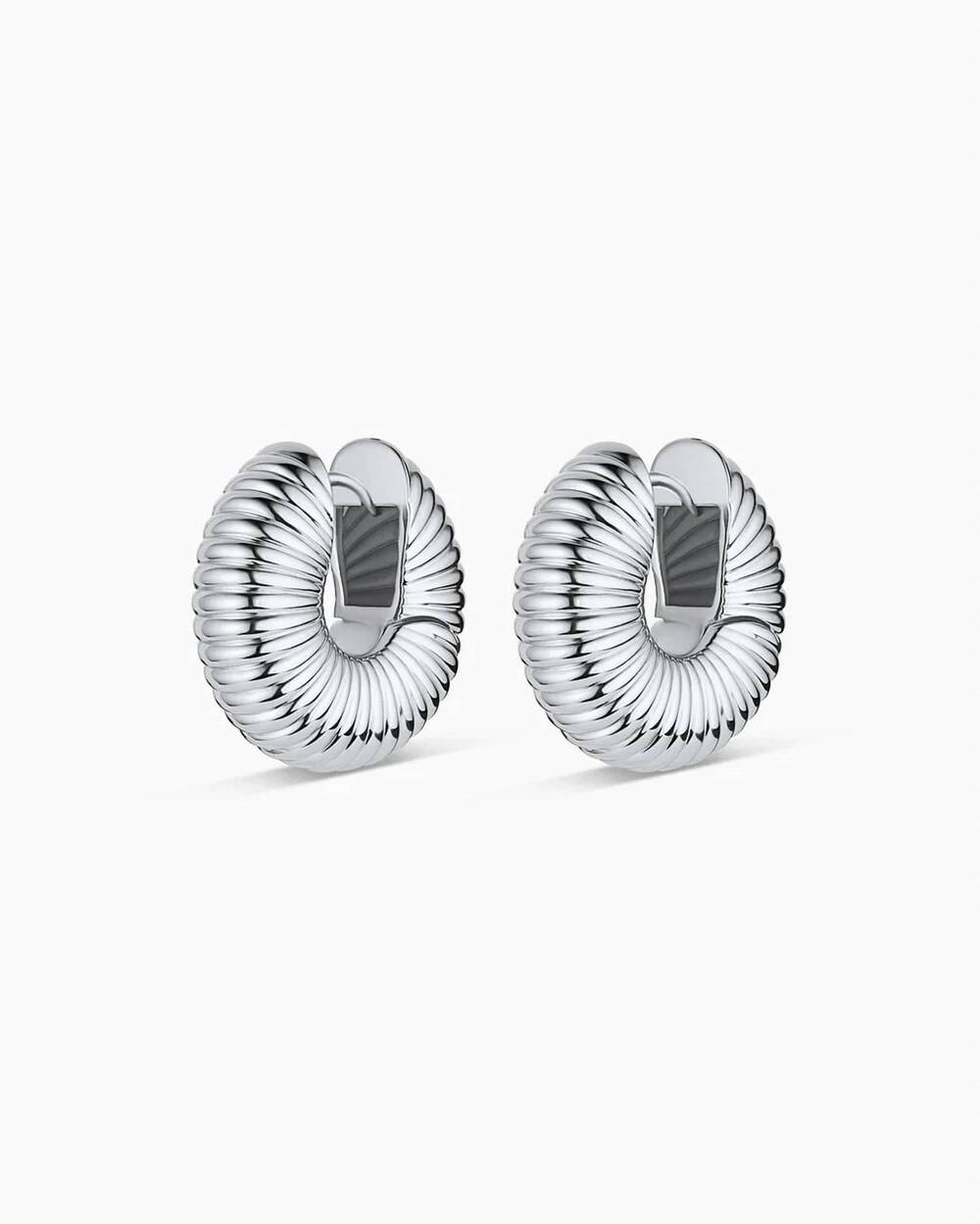 NEW GORJANA women's cress huggies in silver